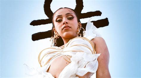 doja cat sexuality|Upholding sexuality in R&B culture: Doja Cat, gender。